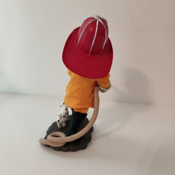 Madame Alexander Fire Fighter - Picture 7 of 9